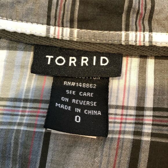 Torrid white army green plaid button down top size 0 or Large - Picture 7 of 14